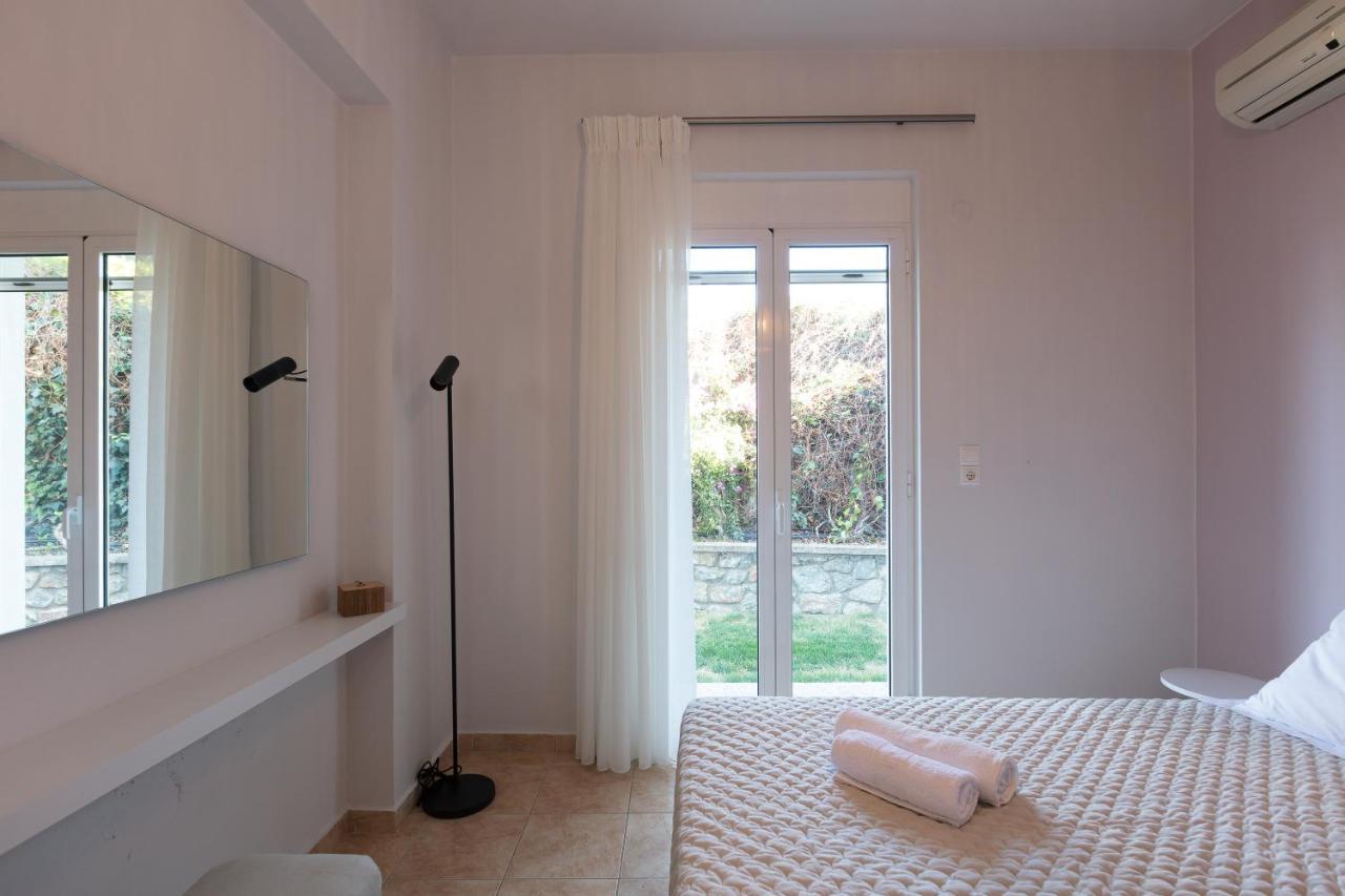 Aparthotel Pietra Di Mare Petres  Esterno foto